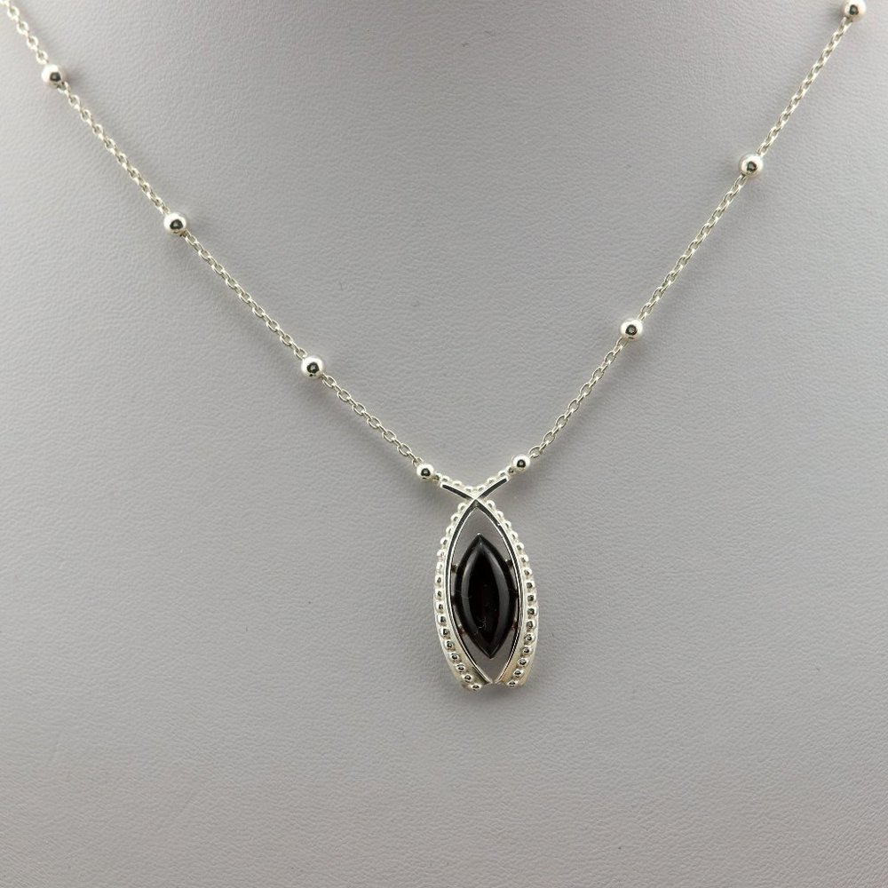 Sterling silver necklace with natural Baltic amber - Picture 4 of 11